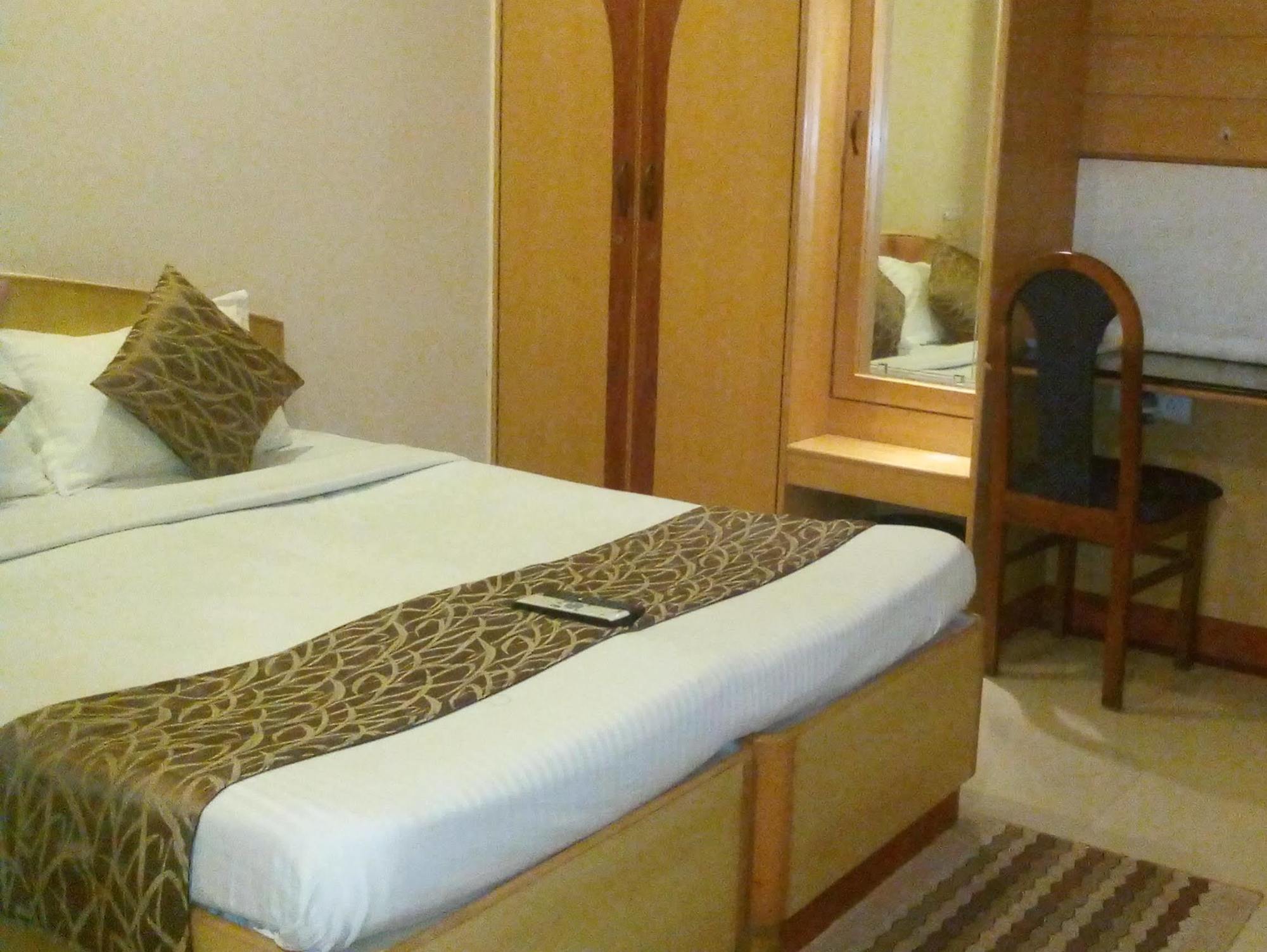 Oyo 331 Hotel Skanda Shelters Bengaluru Kültér fotó